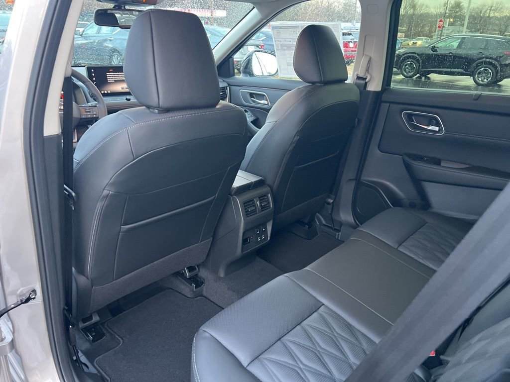 New 2026 Nissan Rogue Platinum w/ Platinum Premium Package image 32