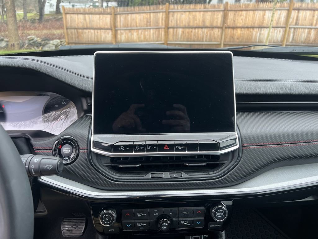 Used 2024 Jeep Compass Trailhawk image 21