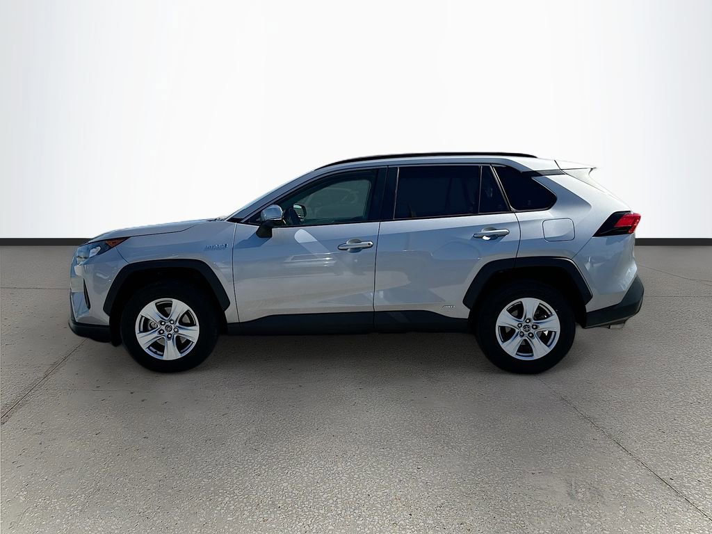 Used 2019 Toyota RAV4 LE w/ Carpet Mat Package AWD/4WD image 4