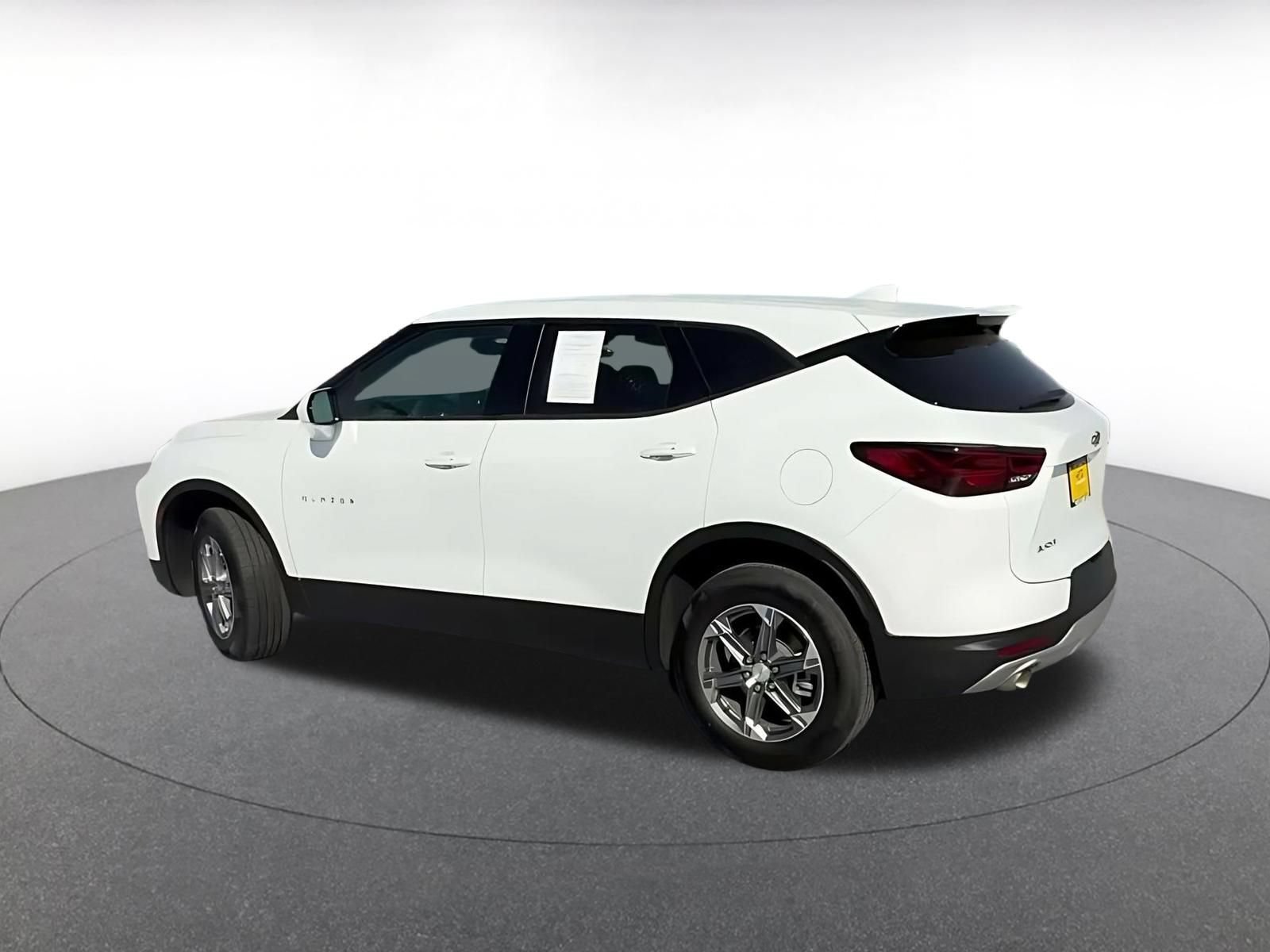 Used 2025 Chevrolet Blazer LT FWD image 10