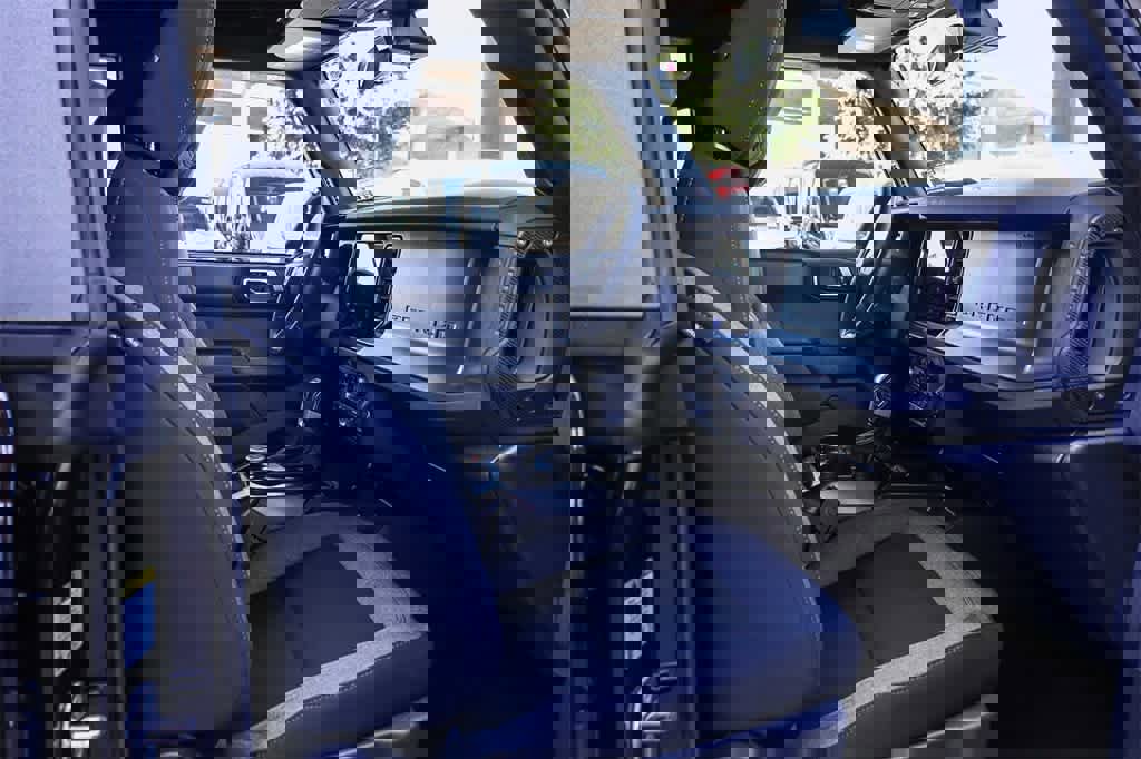 Used 2025 Ford Bronco Big Bend image 17