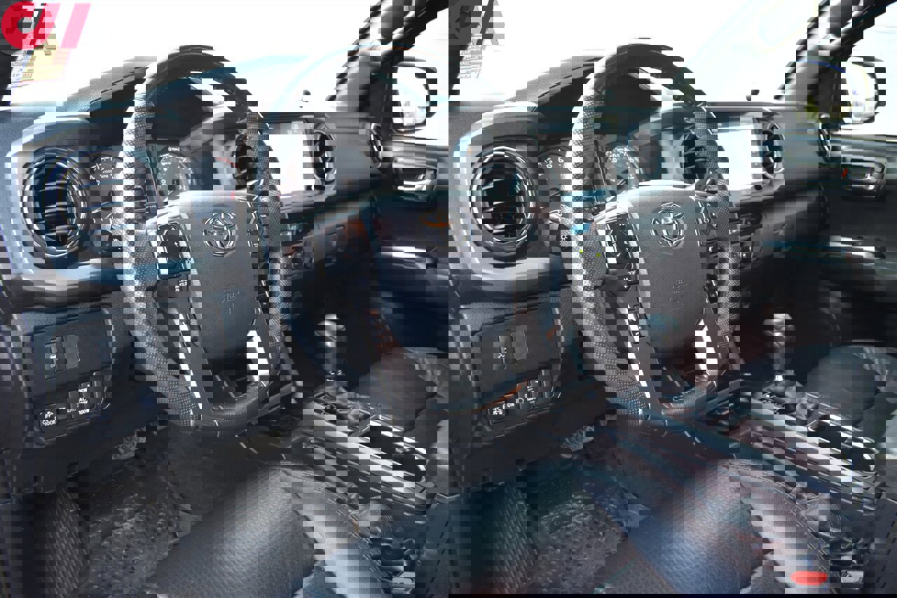 Used 2020 Toyota Tacoma TRD Off-Road w/ TRD Premium Off Road Package image 3