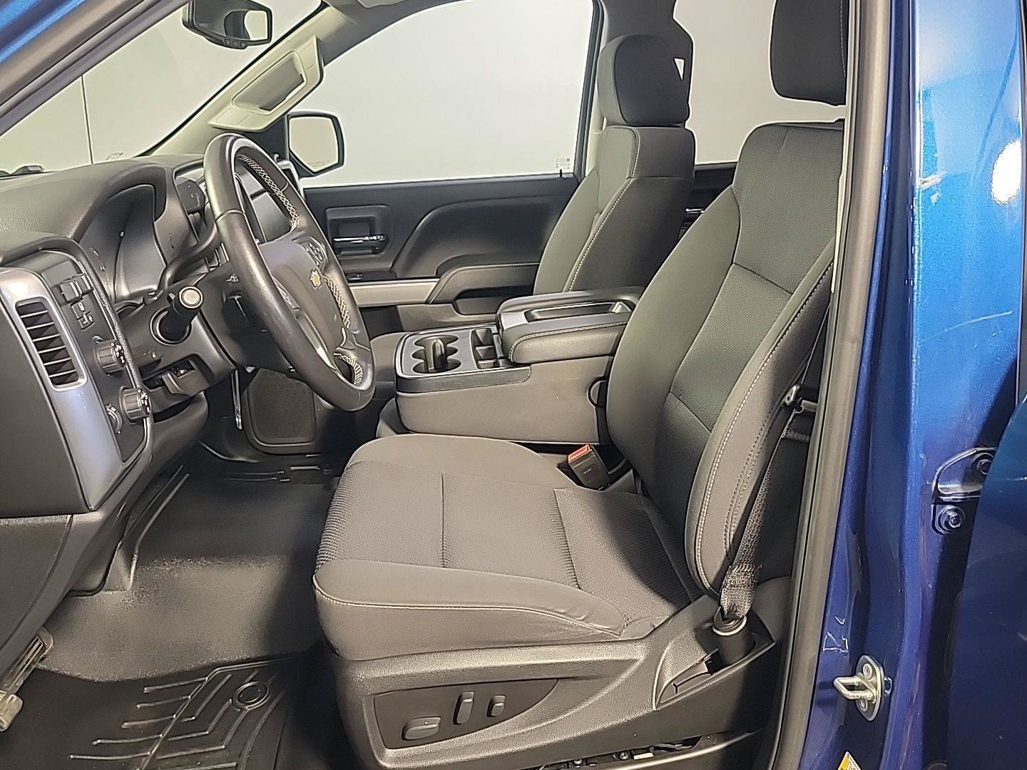 Used 2018 Chevrolet Silverado 1500 LT w/ Texas Edition AWD/4WD image 19