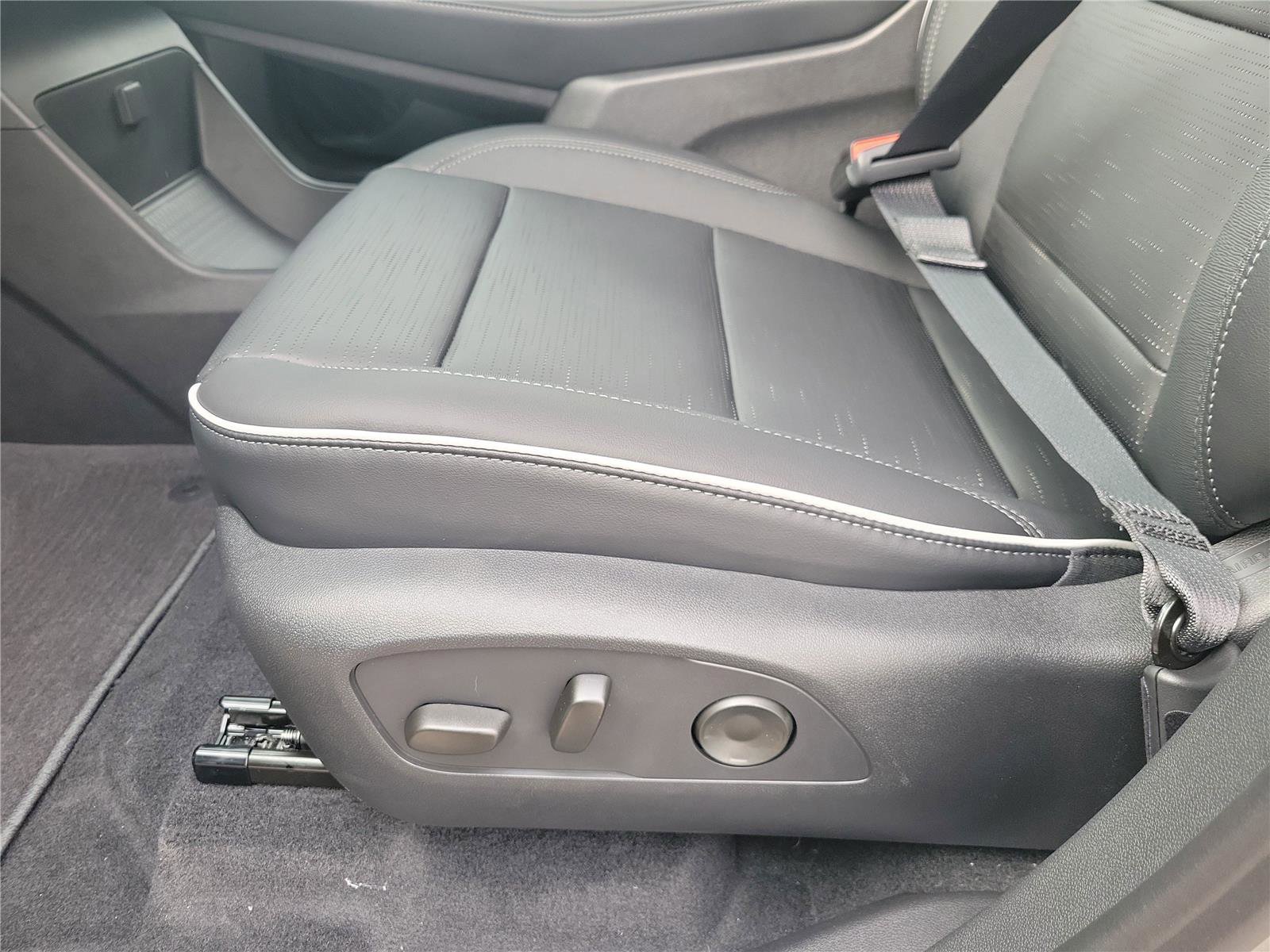 New 2026 Buick Enclave Sport Touring w/ Power Package image 16