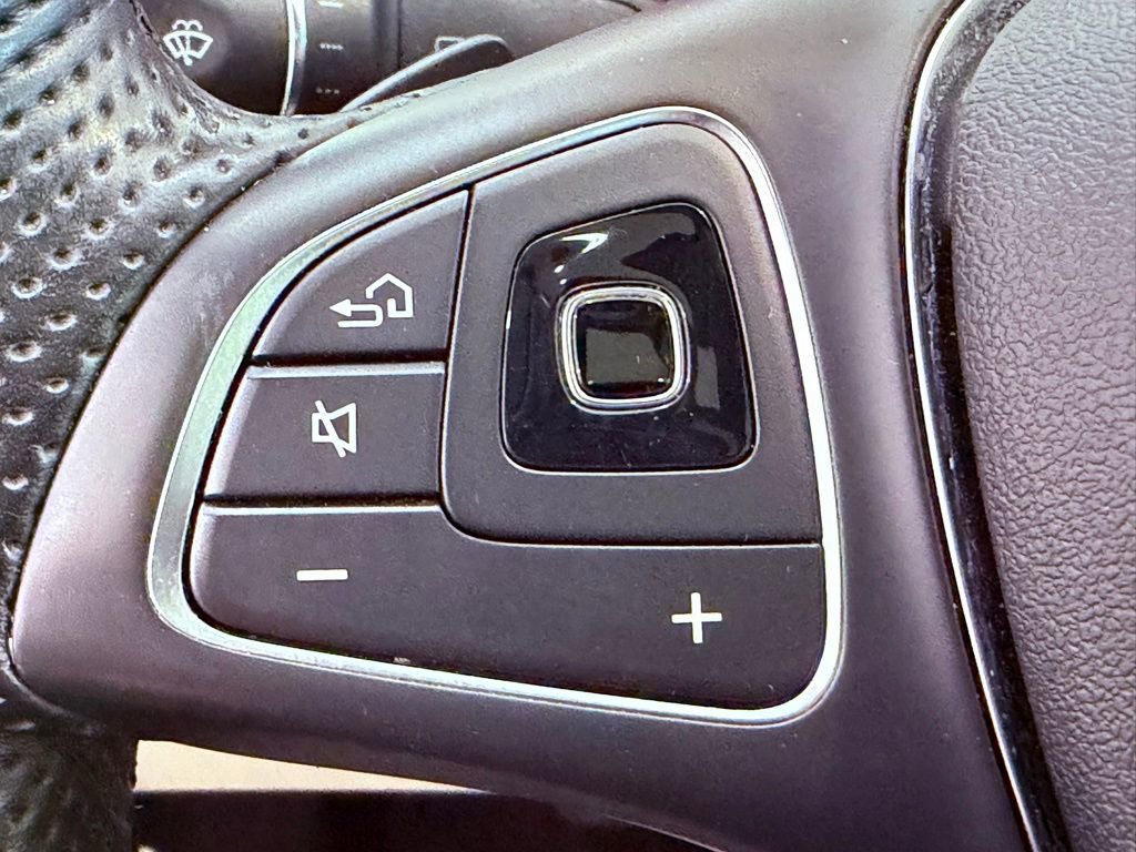 Used 2017 Mercedes-Benz E 300 image 19