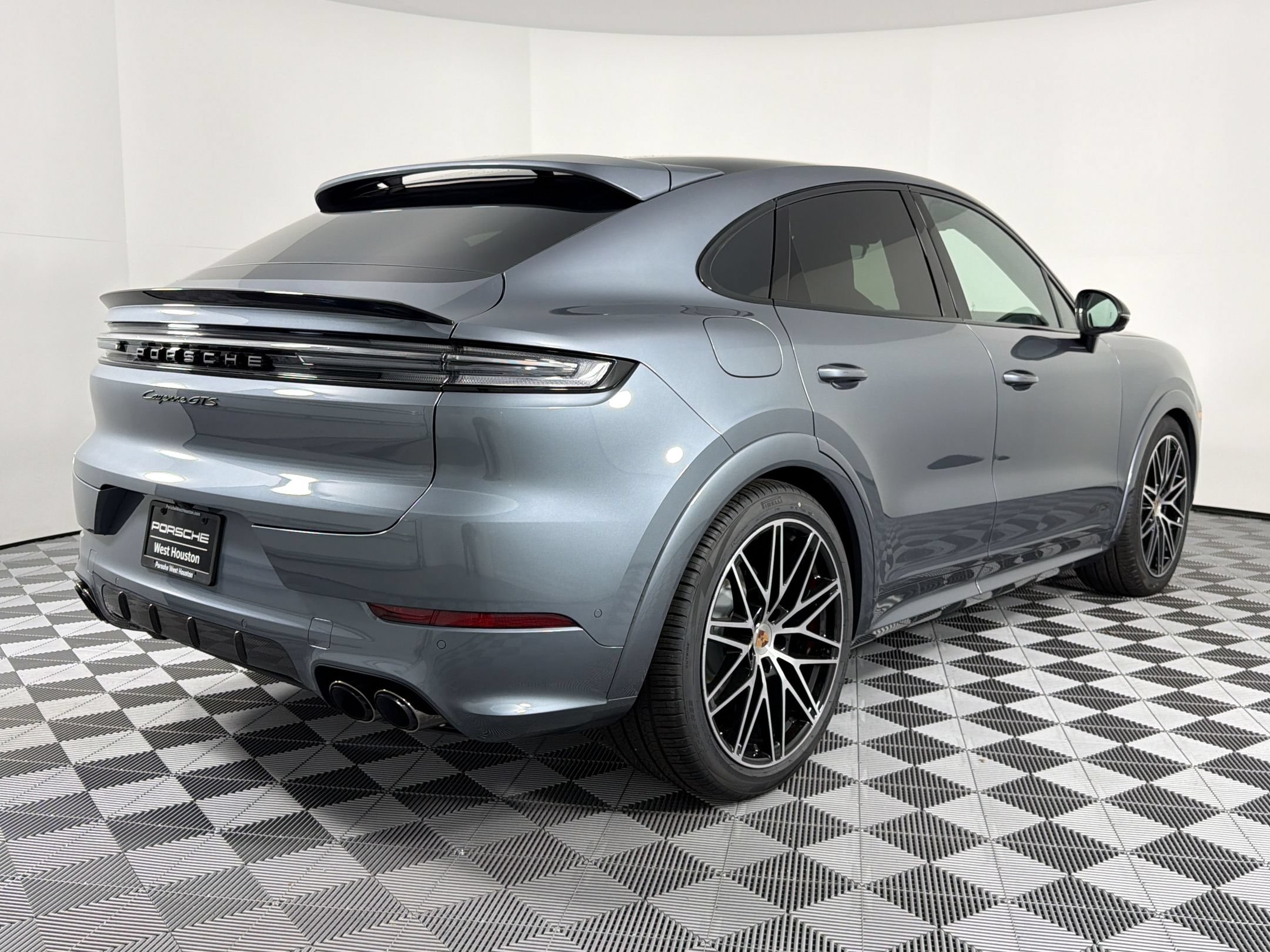 New 2026 Porsche Cayenne GTS AWD/4WD image 9
