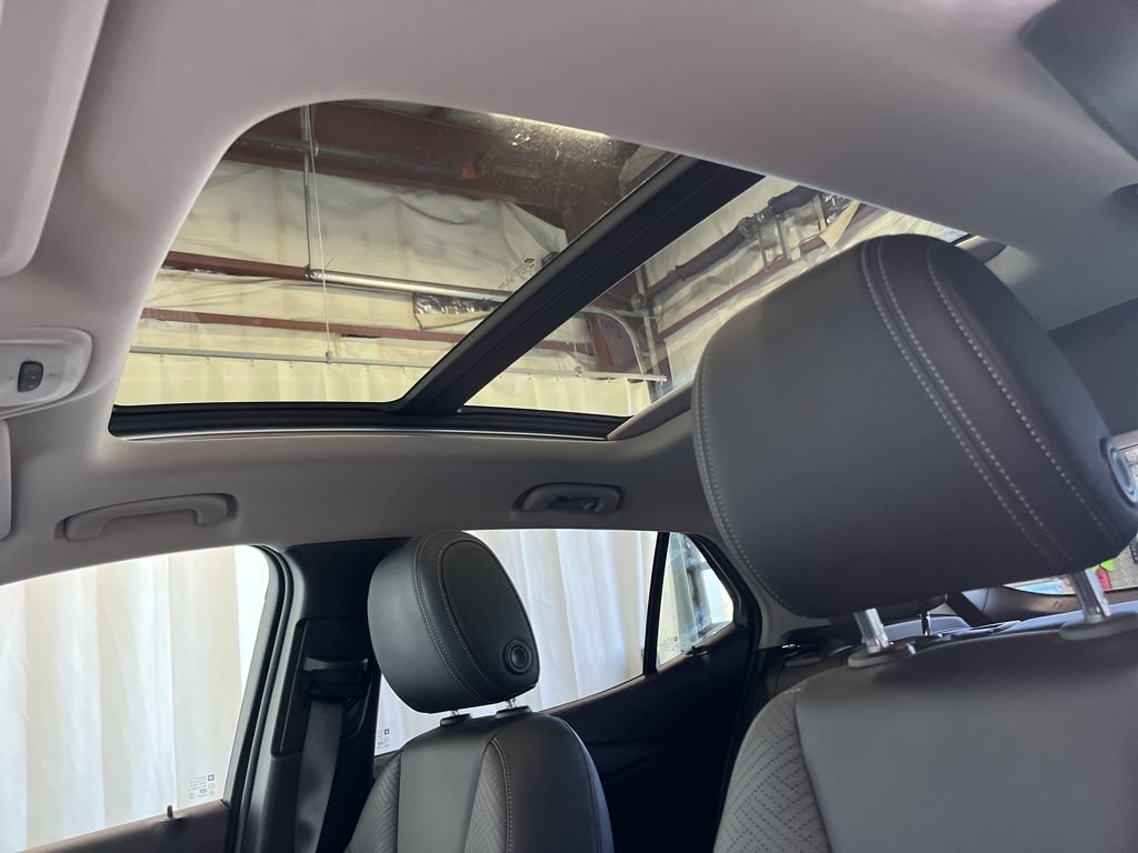 Used 2023 Buick Encore GX Essence w/ Experience Buick Package AWD/4WD image 3