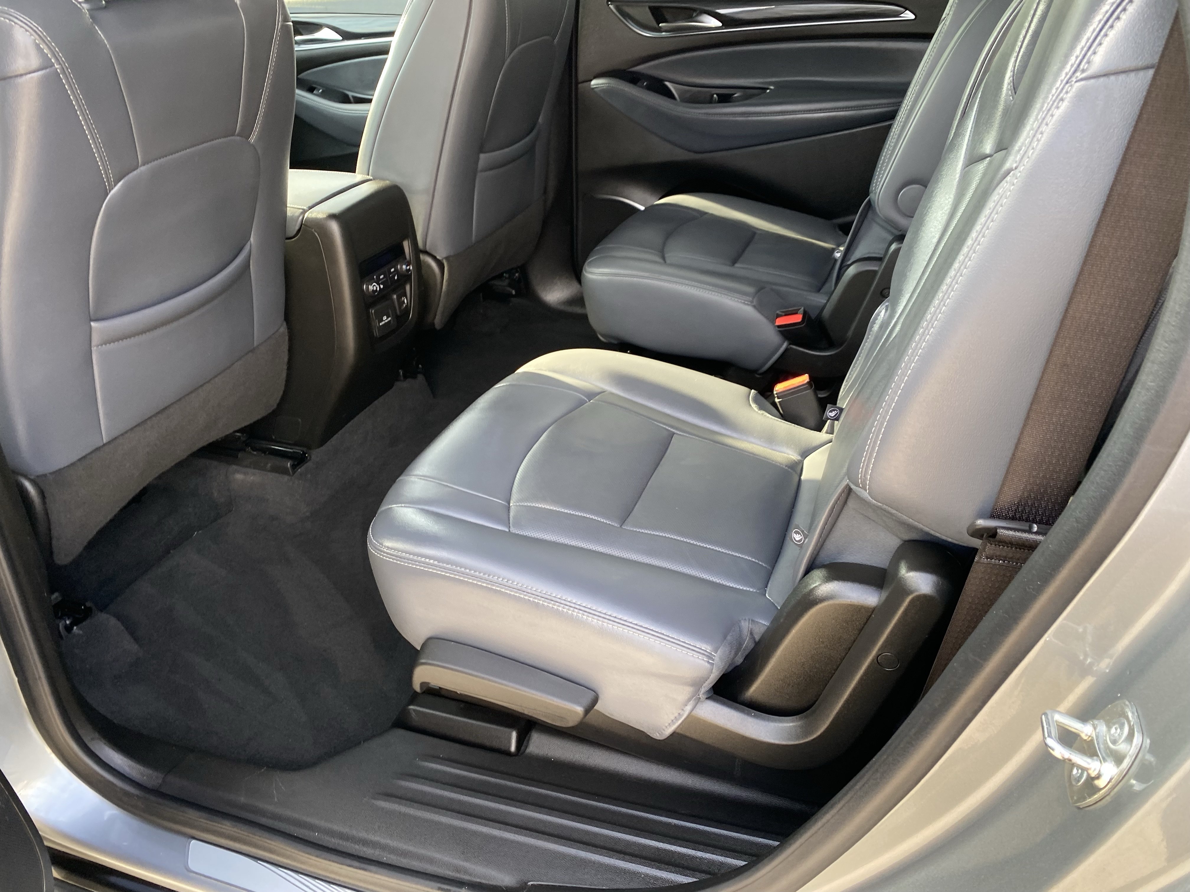 Used 2024 Buick Enclave Premium FWD image 8