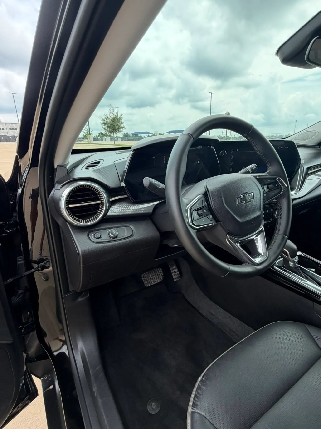 Used 2026 Chevrolet Trax ACTIV FWD image 19