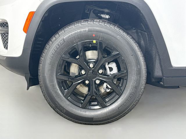New 2025 Jeep Grand Cherokee Altitude image 28