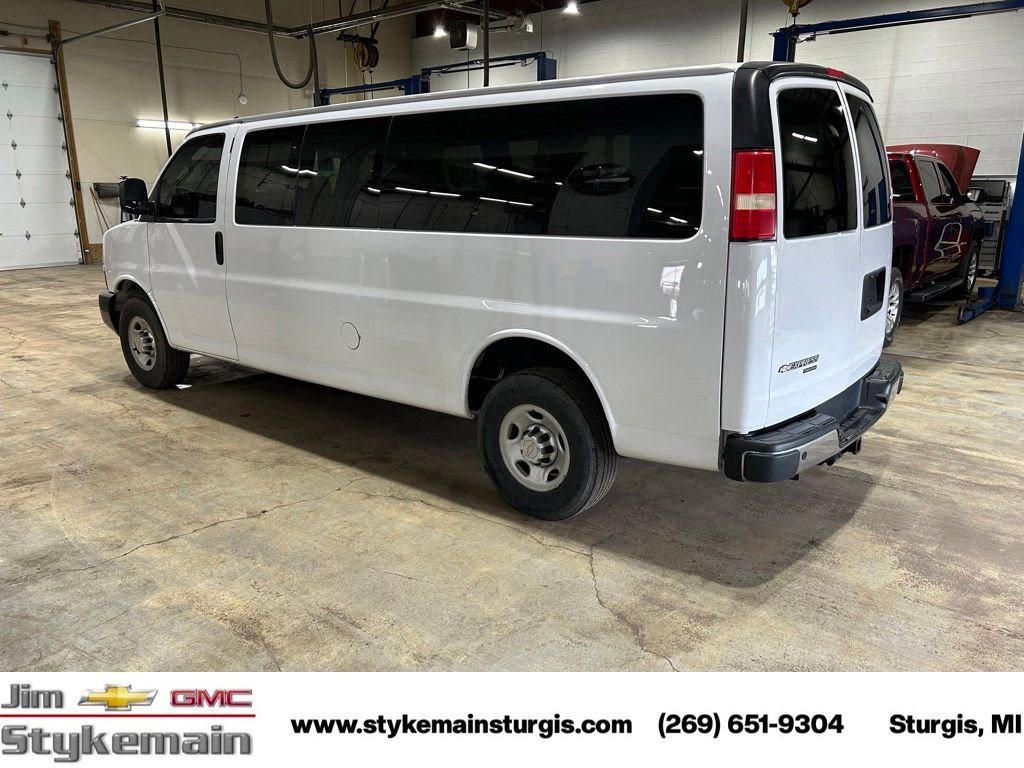 Used 2021 Chevrolet Express 3500 LS w/ Chrome Appearance Package RWD image 7