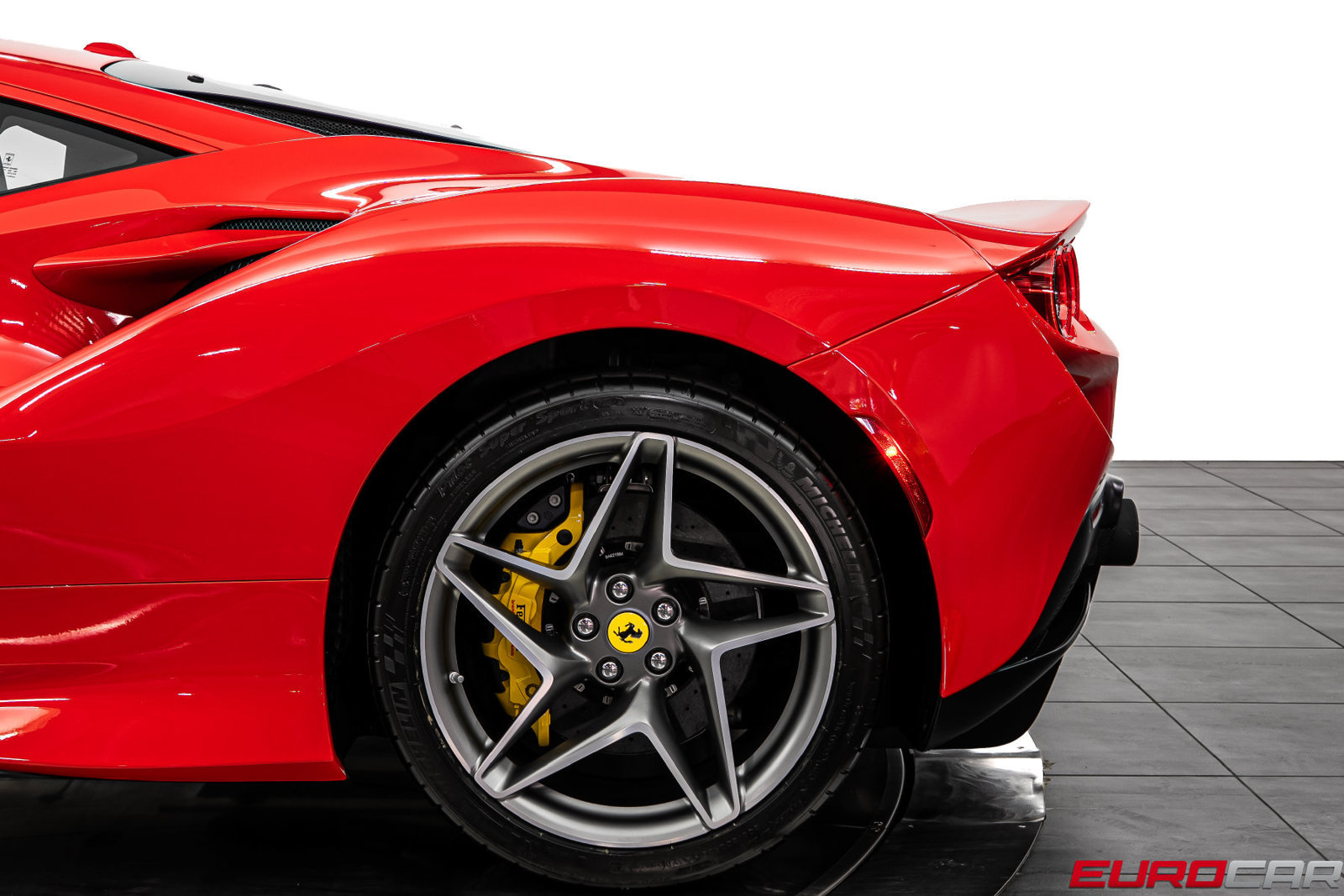 Used 2022 Ferrari F8 Tributo RWD image 17