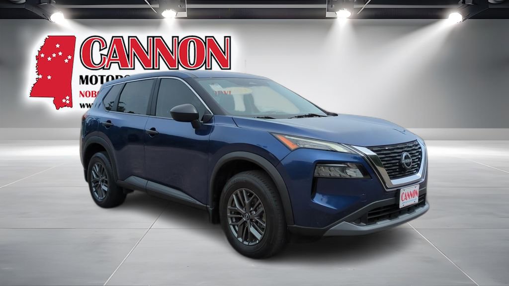Used 2023 Nissan Rogue S image 3