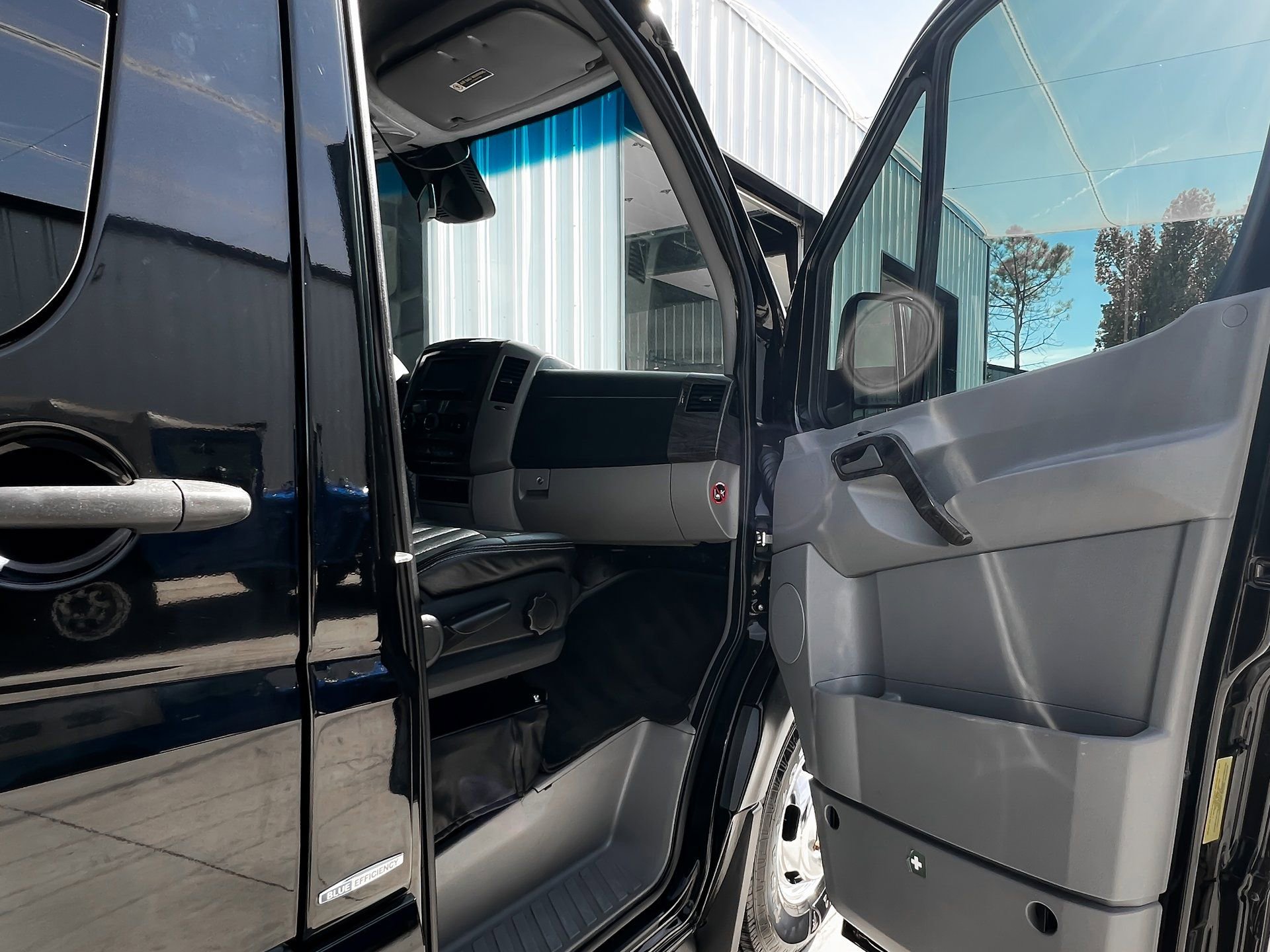 Used 2015 Mercedes-Benz Sprinter 3500 image 18