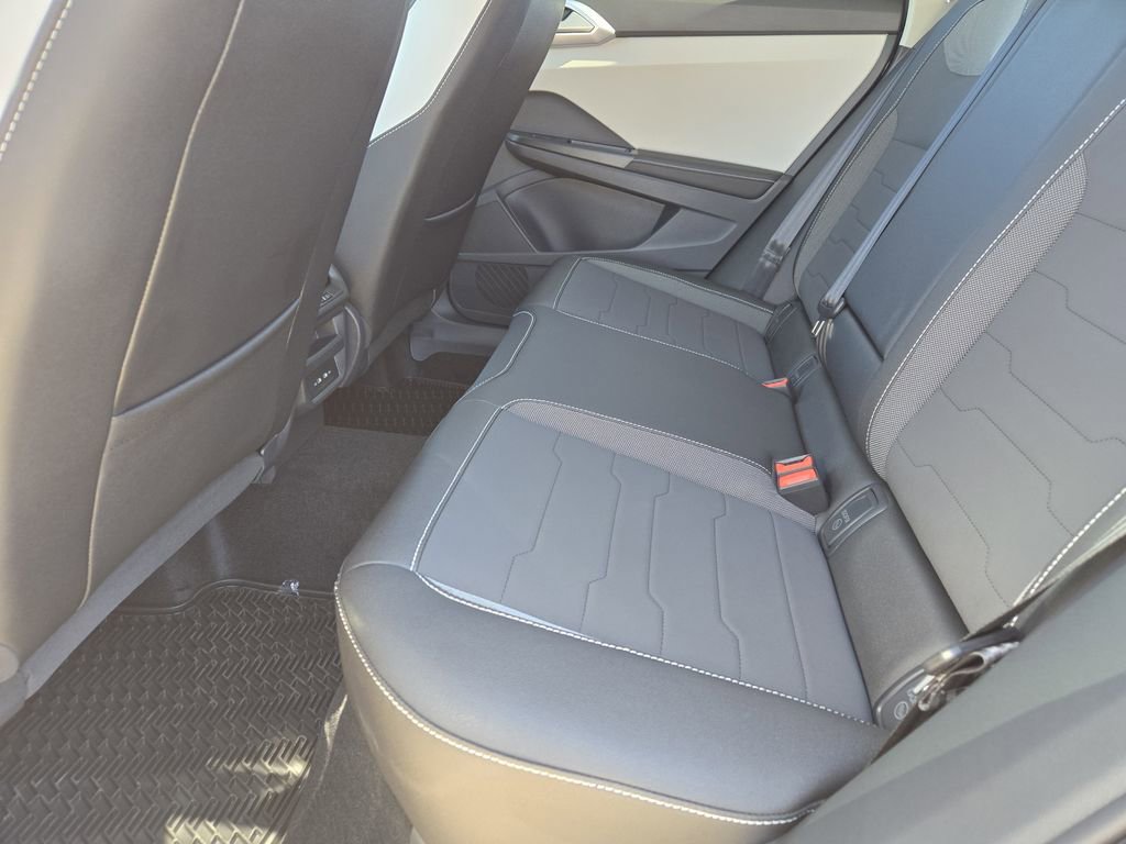 New 2026 Volkswagen Taos SE image 22