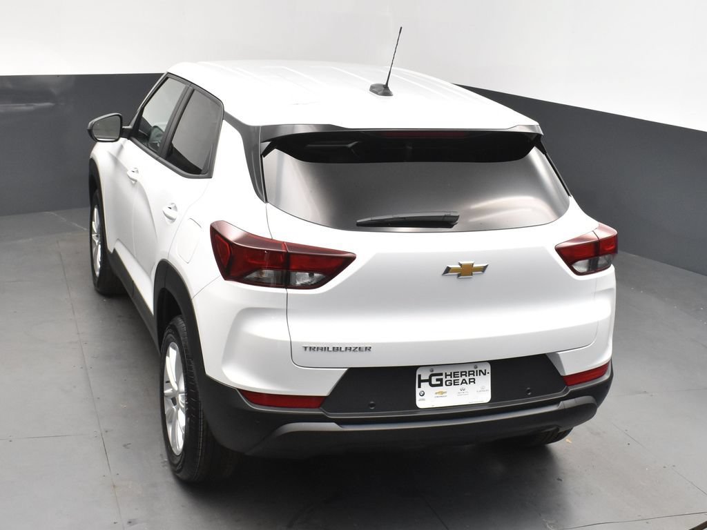 New 2025 Chevrolet TrailBlazer LS w/ LS Convenience Package FWD image 33