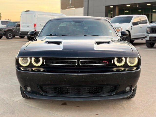 Used 2015 Dodge Challenger R/T Plus RWD image 2