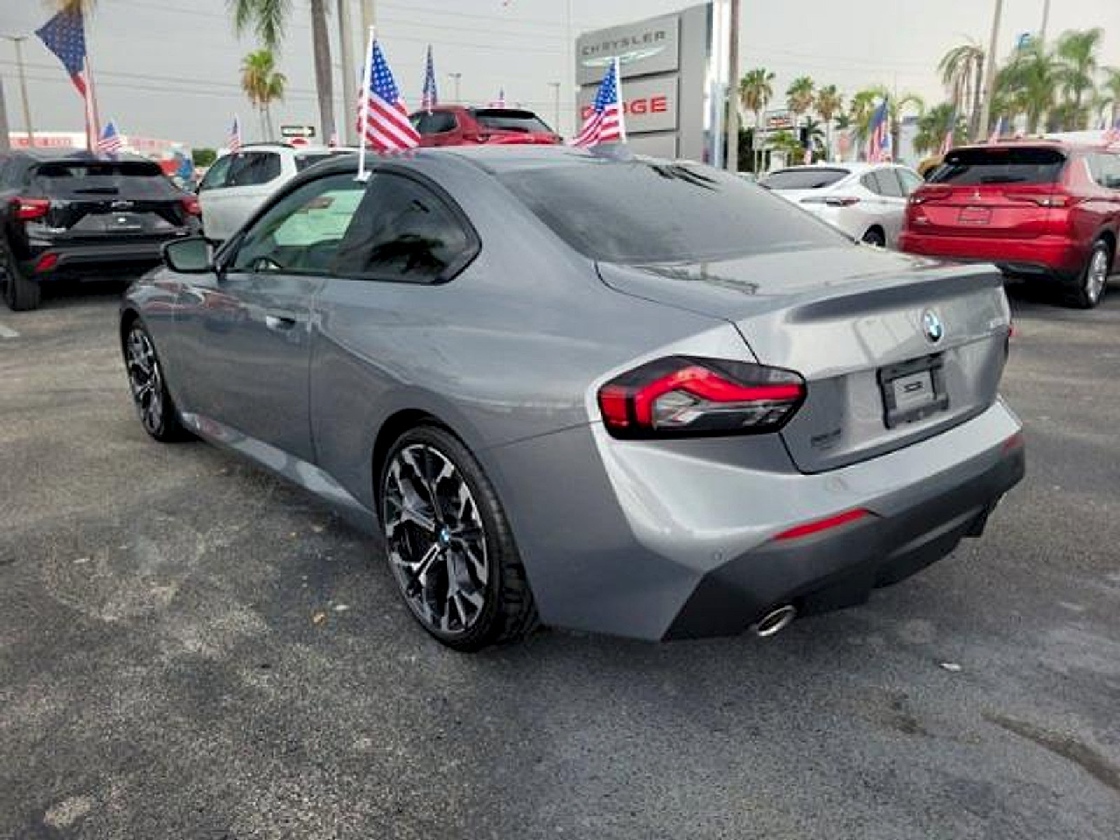 Used 2025 BMW 230i Coupe w/ M Sport Package RWD image 5