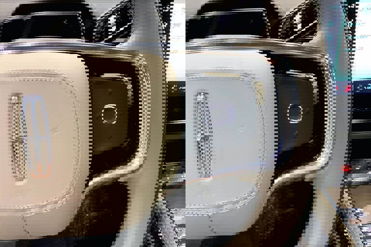 Used 2024 Lincoln Nautilus Reserve w/ Equipment Group 203A image 25