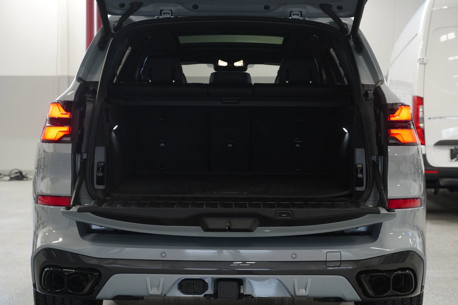 Used 2025 BMW X5 M60i image 32