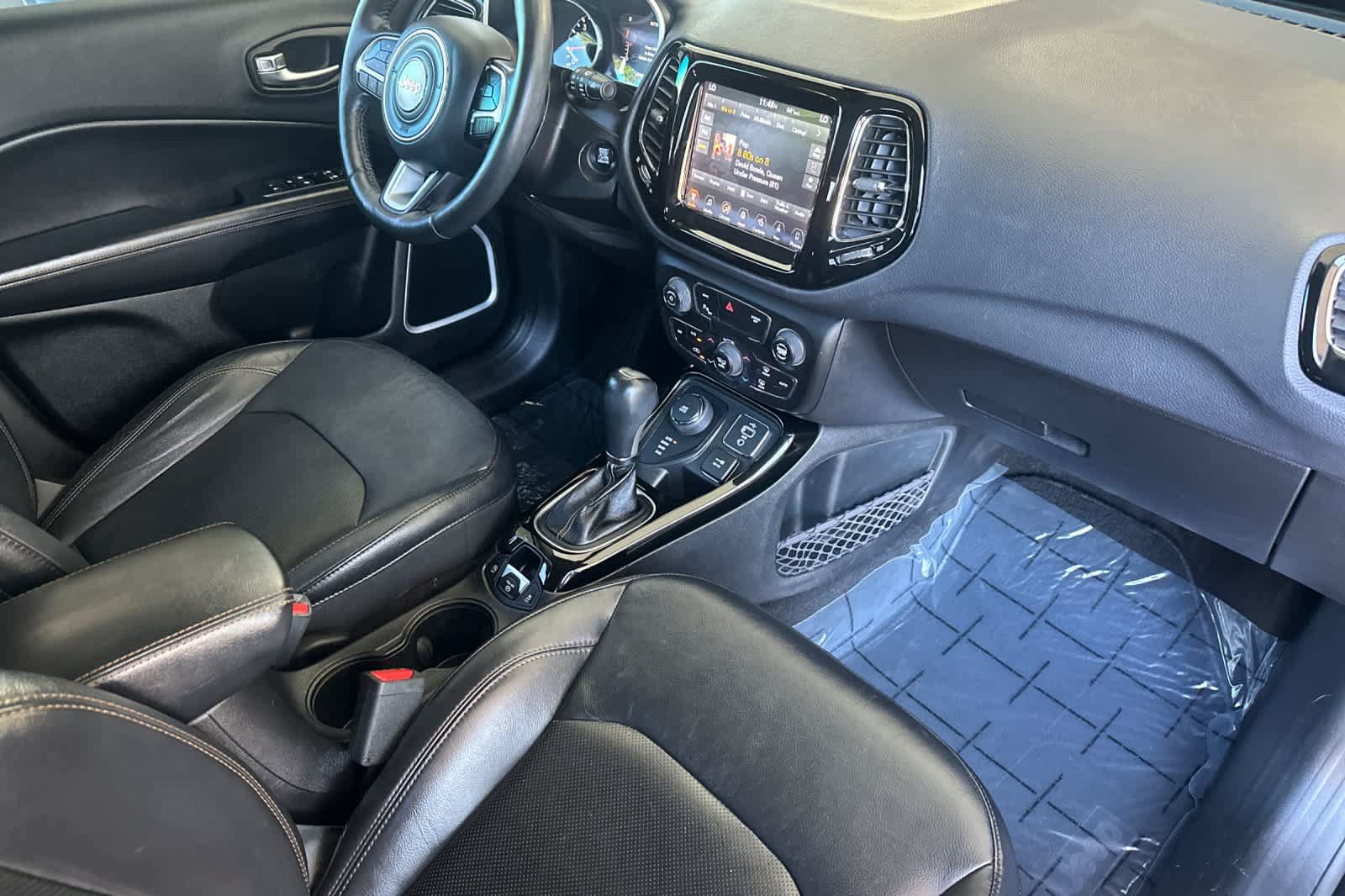 Used 2017 Jeep Compass Limited w/ Navigation Group AWD/4WD image 16