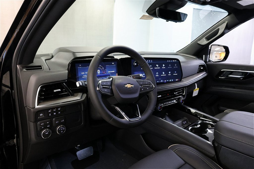 New 2026 Chevrolet Suburban Premier image 18