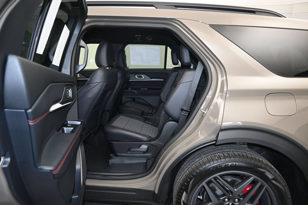 New 2027 Ford Explorer ST-Line w/ ST-Line Street Pack RWD image 23