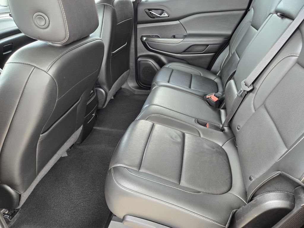 Used 2023 GMC Acadia SLT FWD image 19