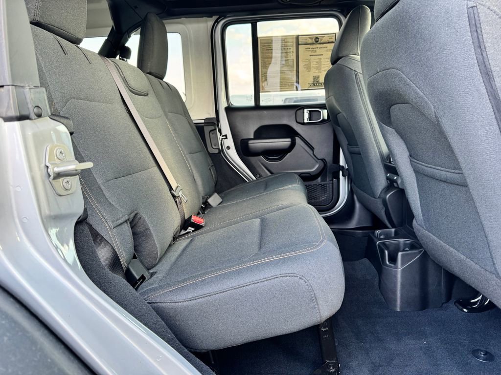 Used 2024 Jeep Wrangler Willys AWD/4WD image 14
