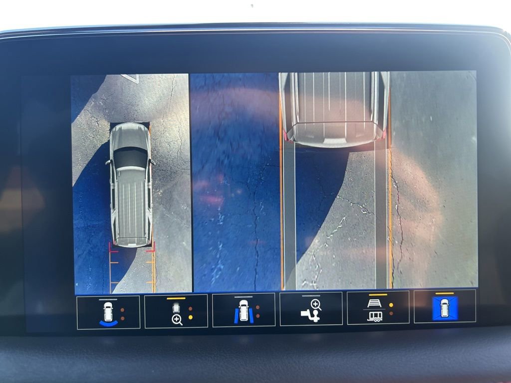 Used 2022 Chevrolet Suburban RST w/ Luxury Package image 32