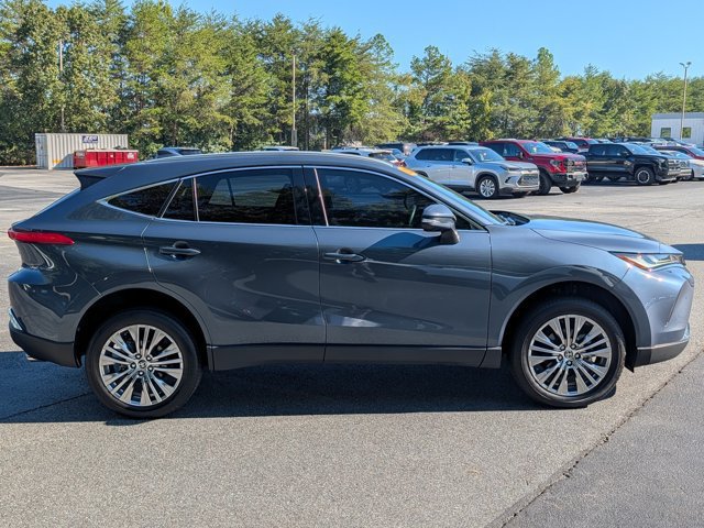 Used 2023 Toyota Venza XLE AWD/4WD image 8