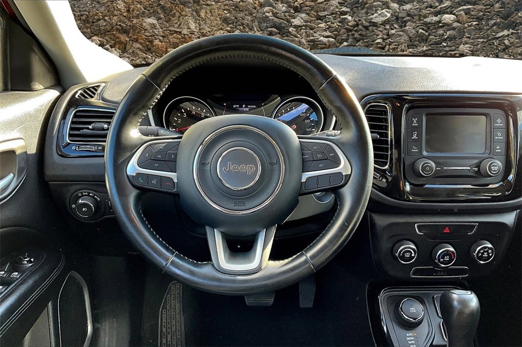 Used 2018 Jeep Compass Latitude image 5