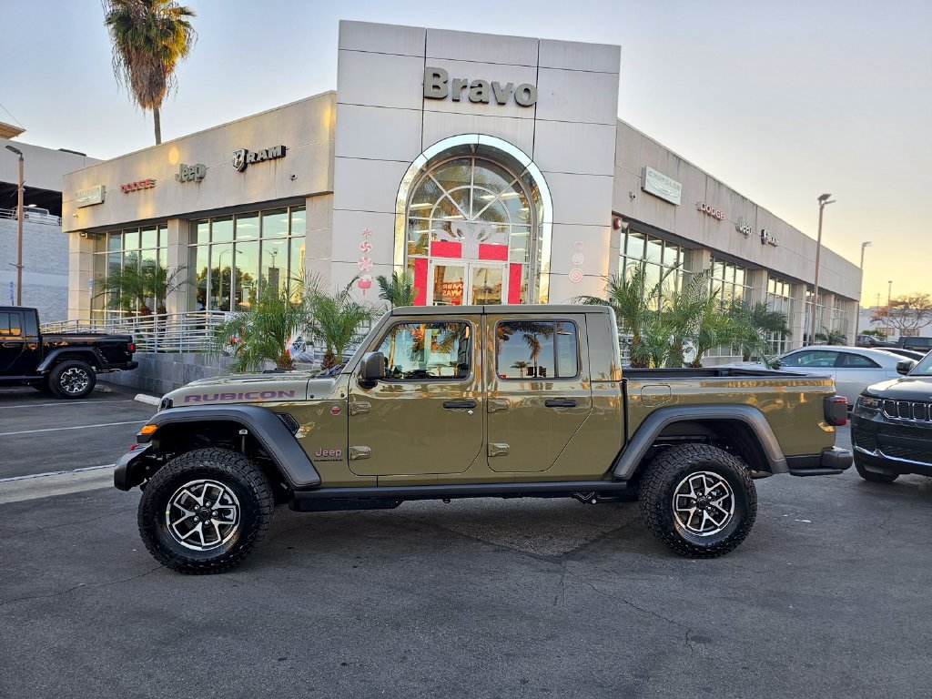 New 2026 Jeep Gladiator Rubicon w/ Steel Power Dome Hood Package AWD/4WD image 4