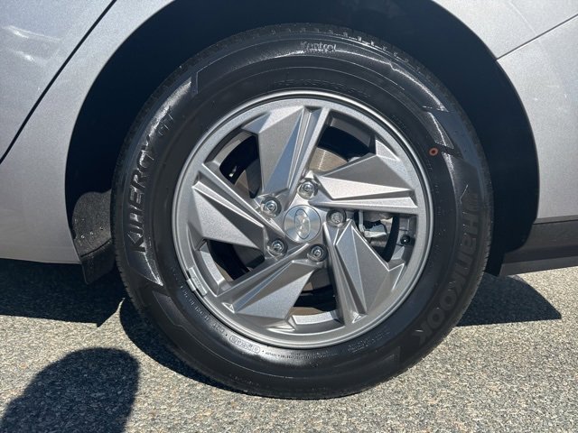 Certified 2025 Hyundai Elantra SE image 54