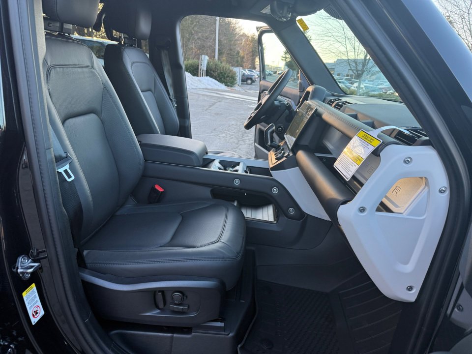 New 2026 Land Rover Defender 110 X-Dynamic SE AWD/4WD image 25