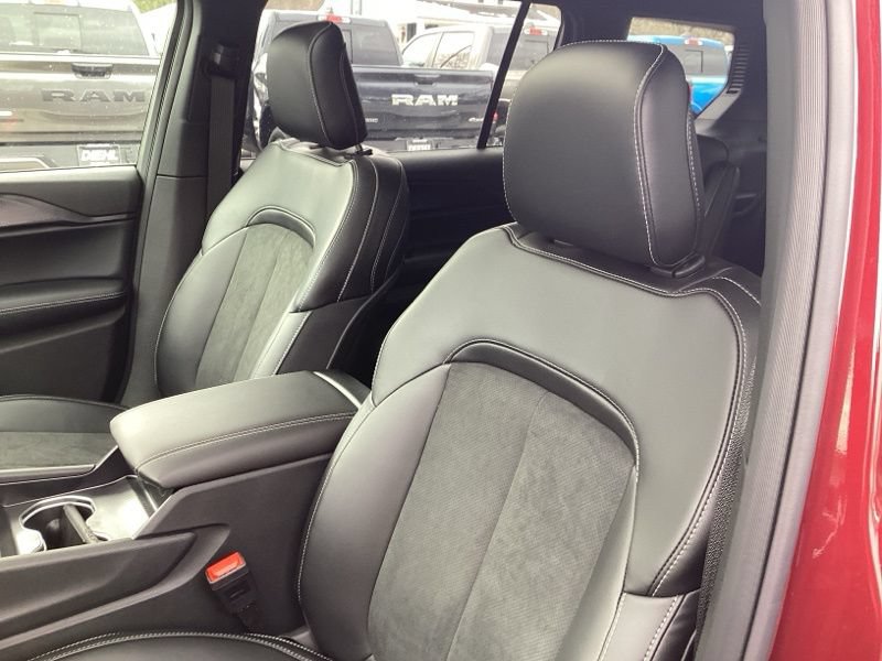 New 2025 Jeep Grand Cherokee L Altitude AWD/4WD image 29