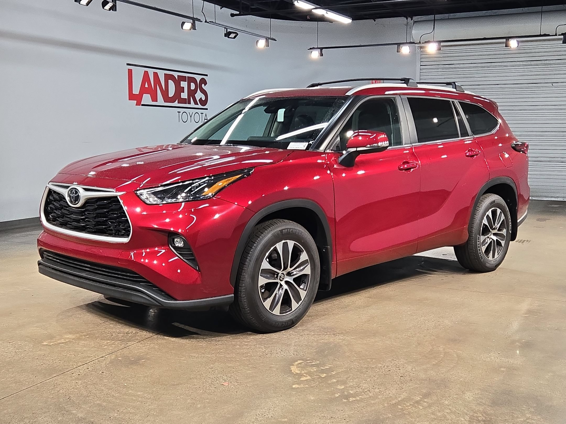 New 2026 Toyota Highlander XLE AWD/4WD image 3