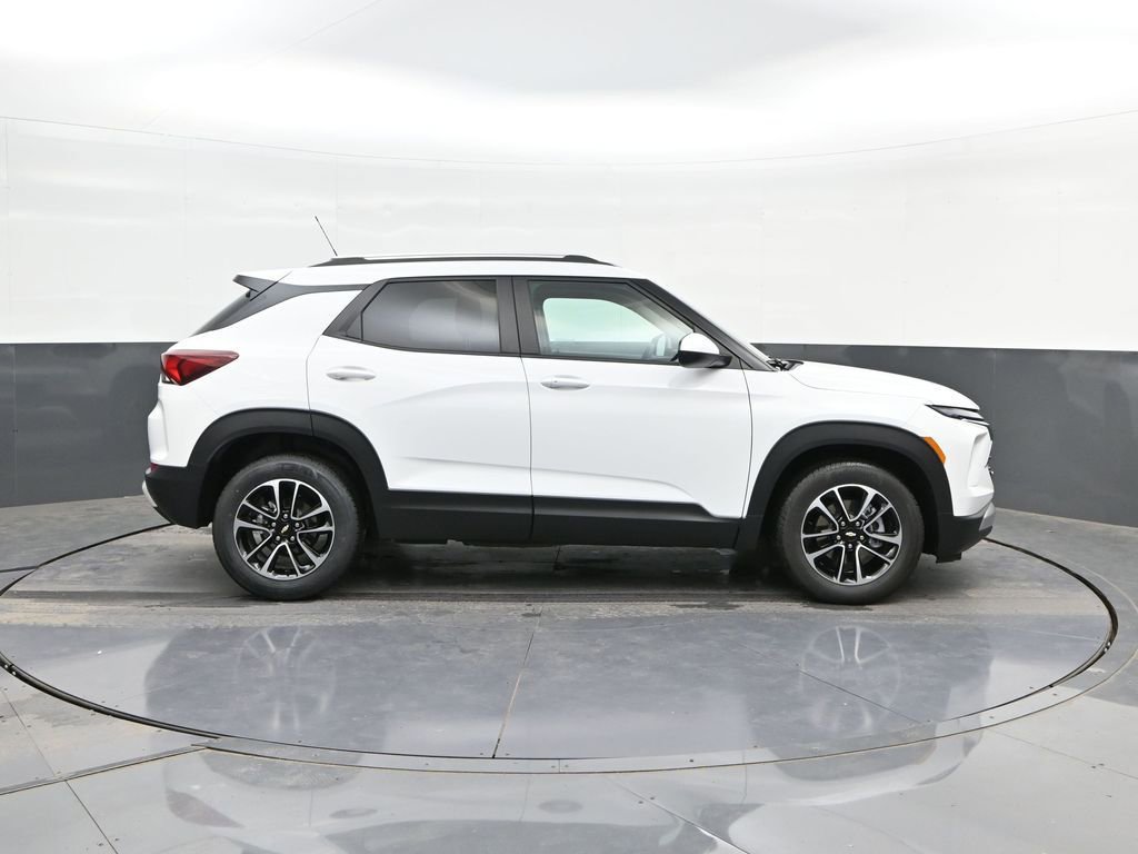 Used 2025 Chevrolet TrailBlazer LT FWD image 24