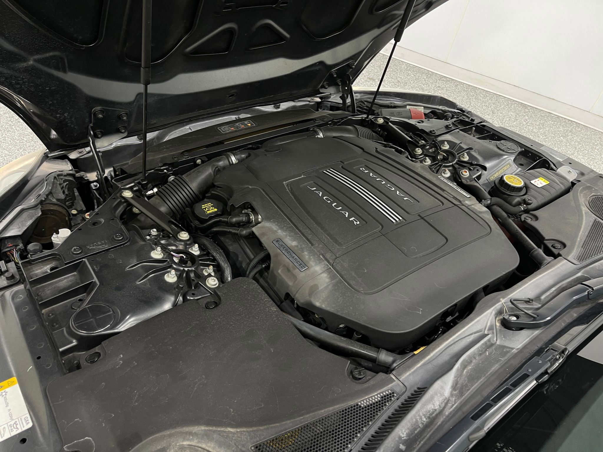 Used 2016 Jaguar F-TYPE S image 27