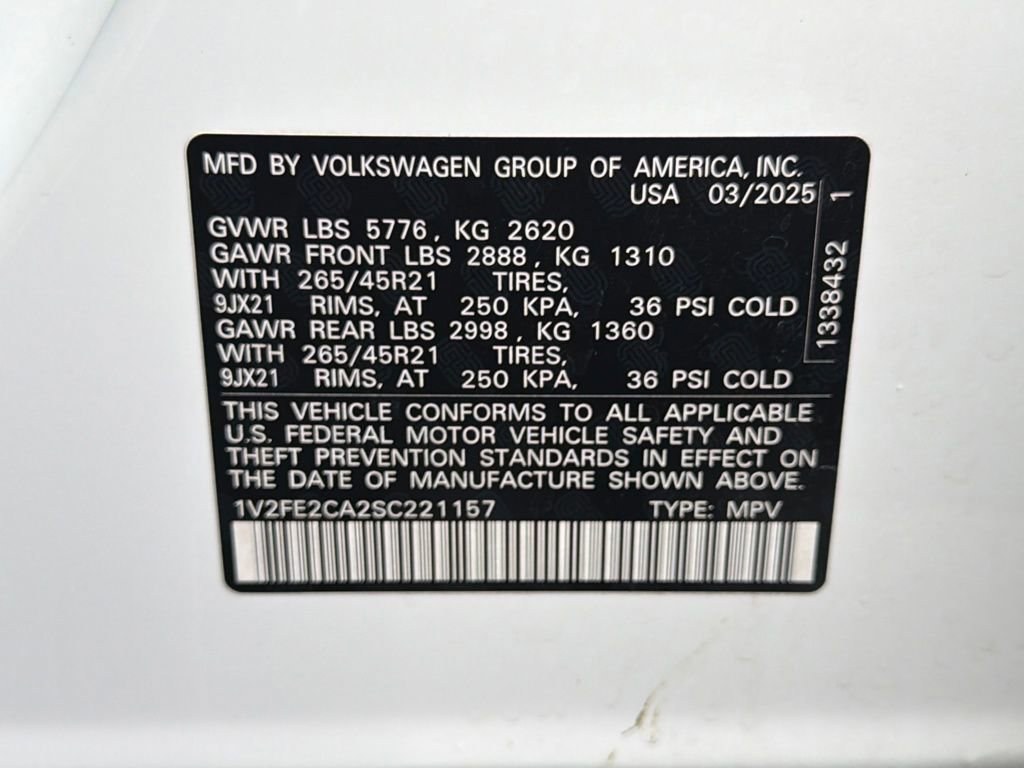 Used 2025 Volkswagen Atlas Cross Sport SEL Premium R-Line image 35