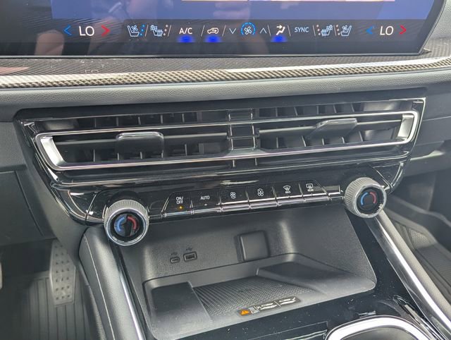 New 2026 Chevrolet Traverse High Country w/ LPO, Floor Liner Package image 24