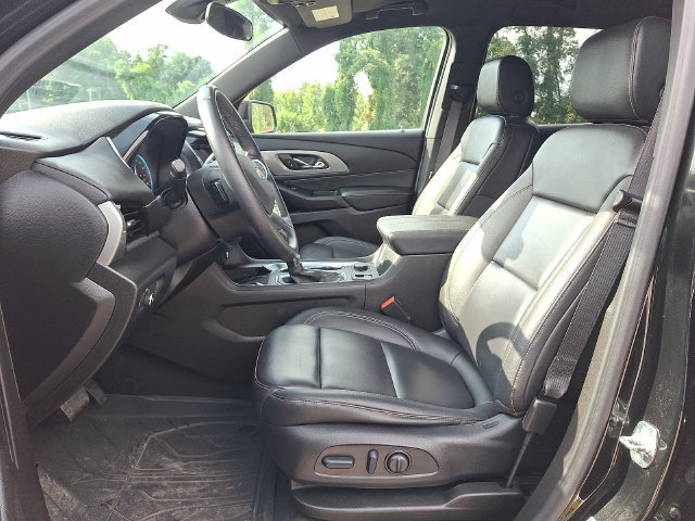 Used 2023 Chevrolet Traverse LT w/ LPO, Floor Liner Package AWD/4WD image 2