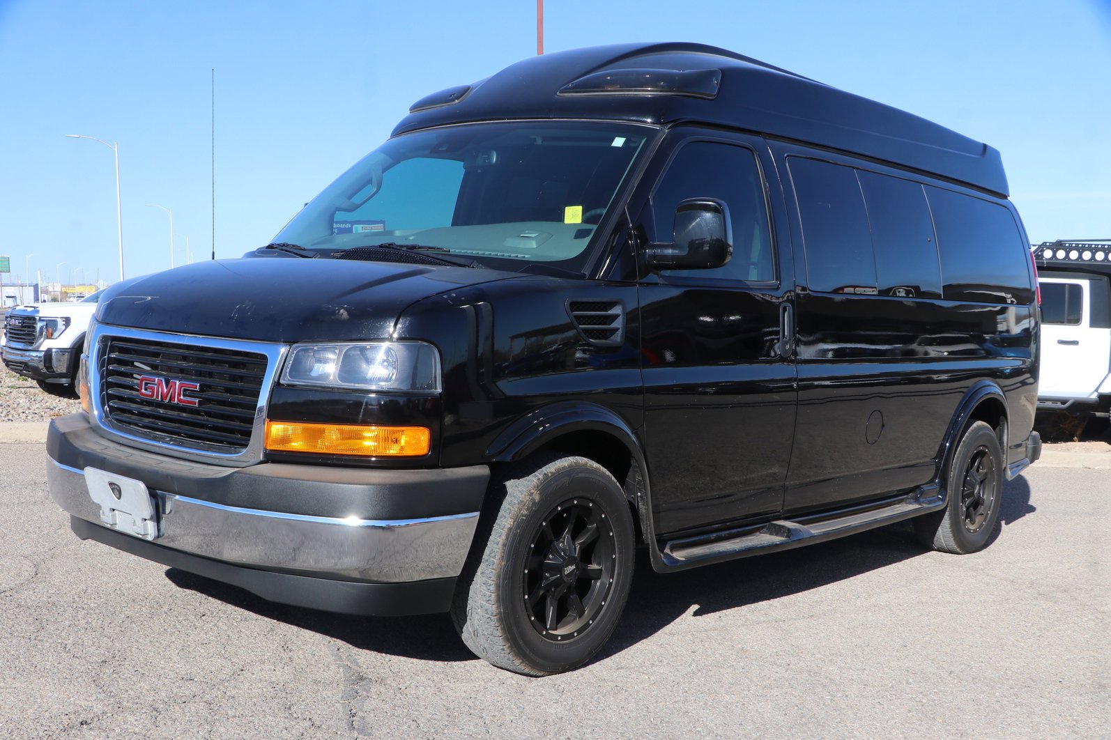 Used 2020 GMC Savana 2500 w/ Enhanced Convenience Package image 3