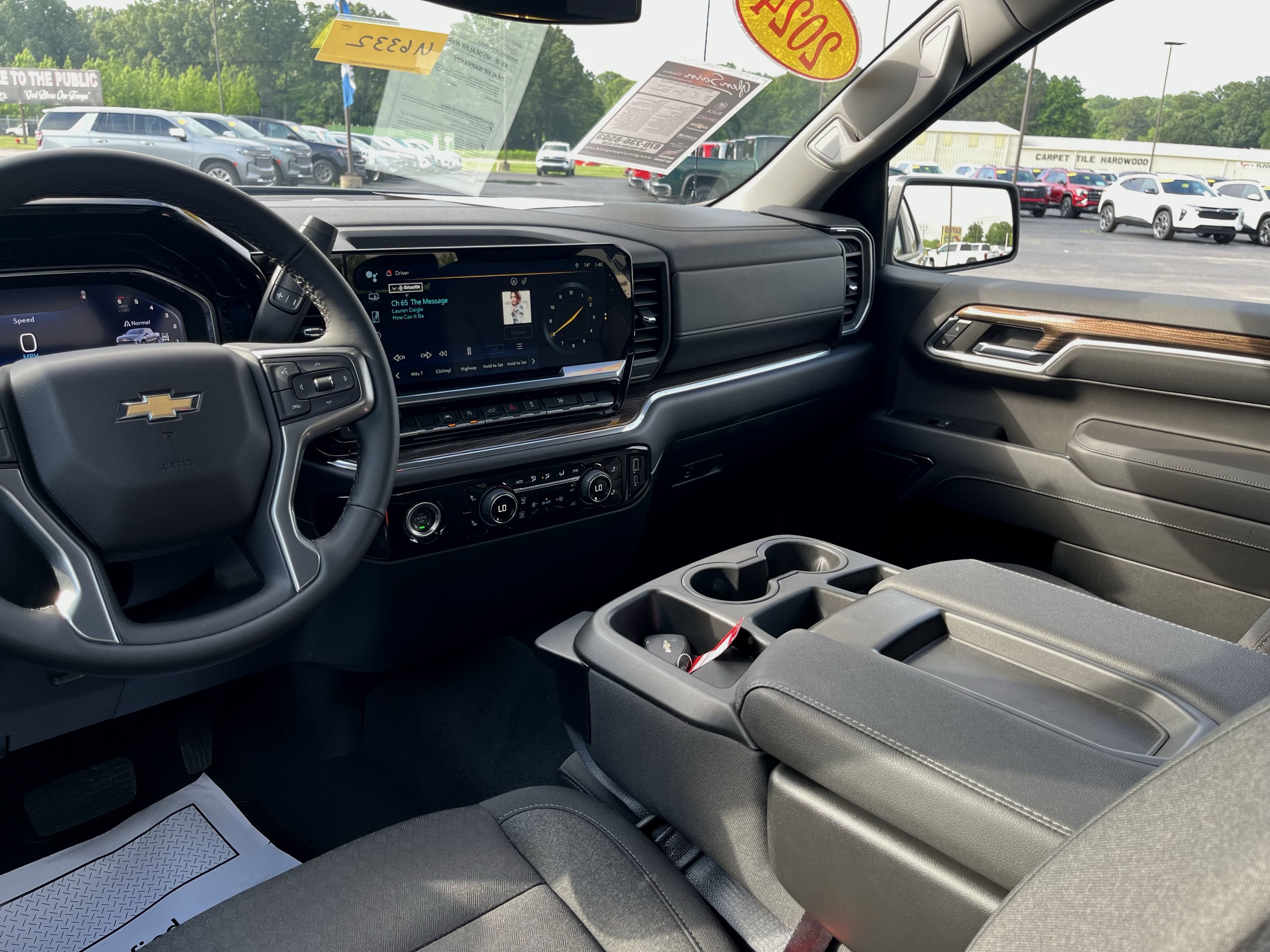 Used 2024 Chevrolet Silverado 1500 LT AWD/4WD image 3