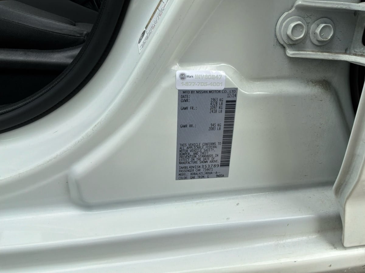 Used 2025 Nissan Altima 2.5 SV FWD image 23