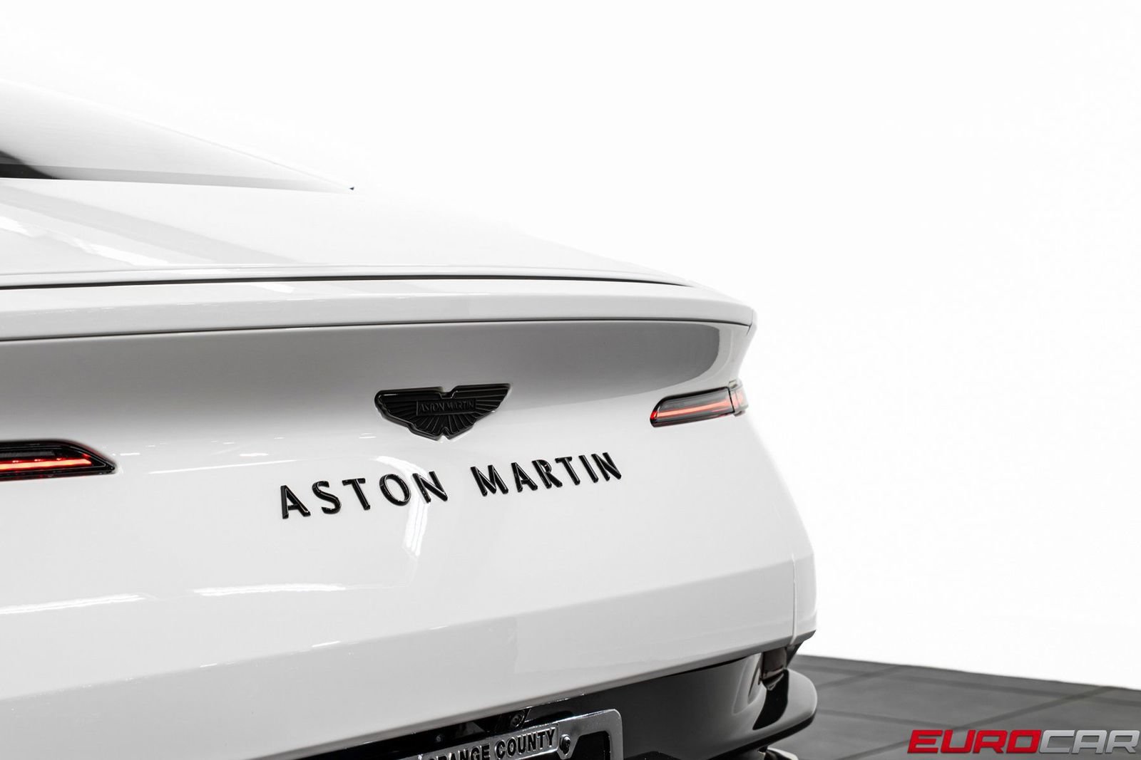 Used 2024 Aston Martin DB12 Coupe RWD image 18