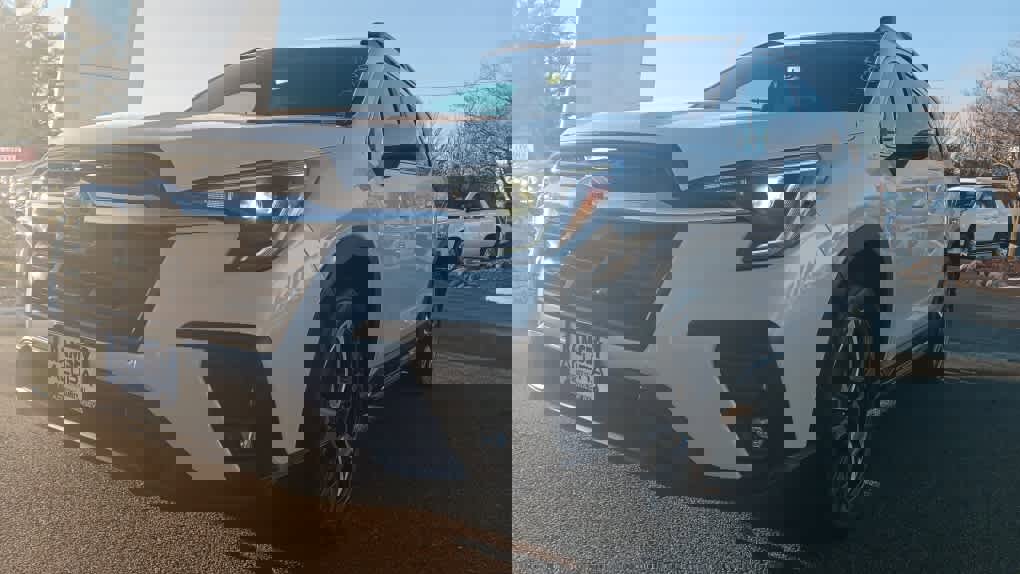 Used 2023 Subaru Ascent Limited image 9