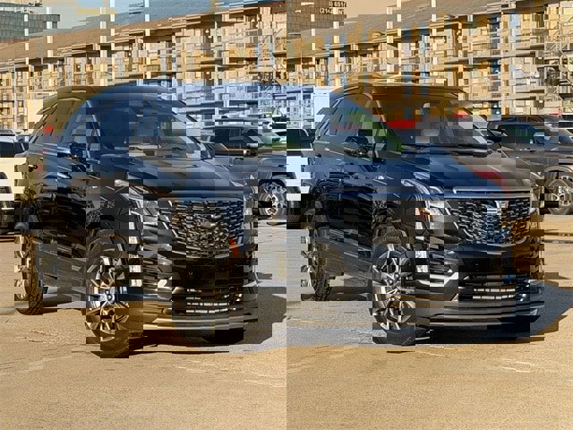 Used 2022 Cadillac XT5 Premium Luxury image 2