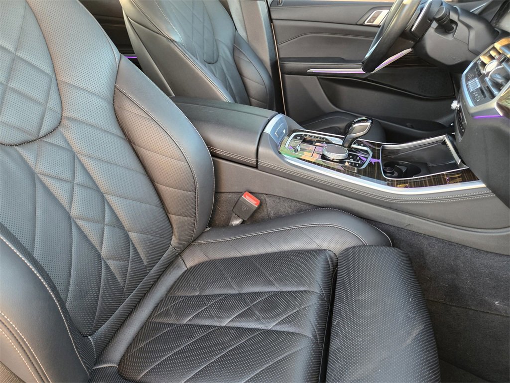 Used 2023 BMW X5 xDrive45e image 9