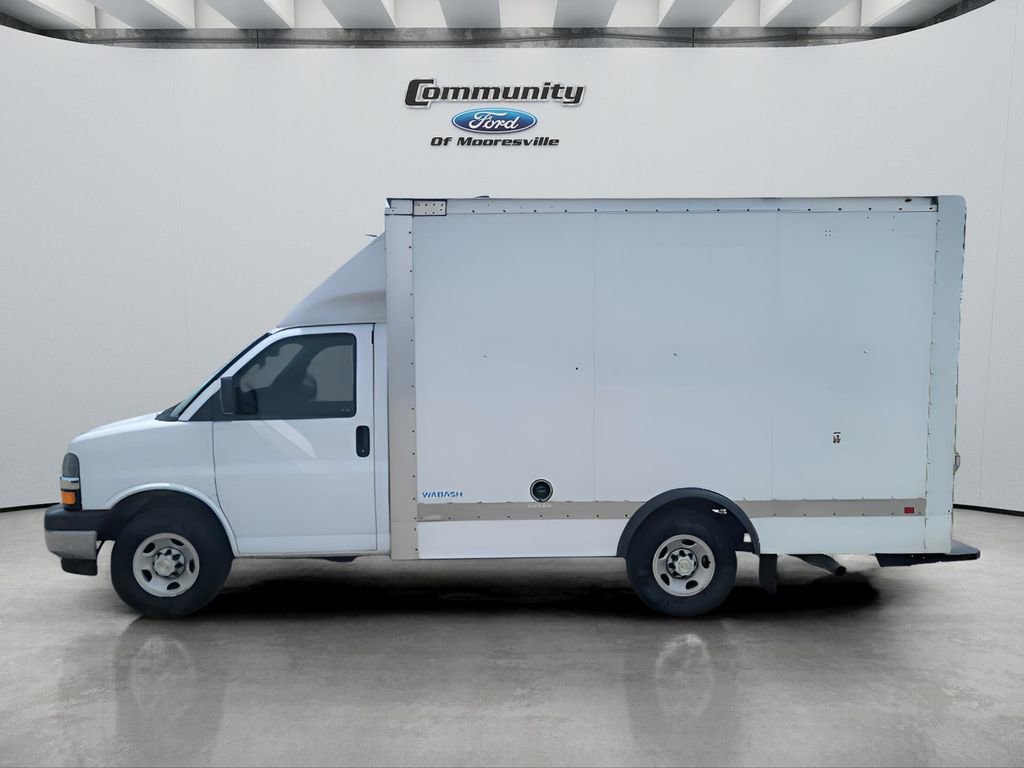 Used 2023 Chevrolet Express 3500 w/ Power Convenience Package RWD image 5